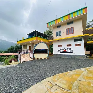  Resort Peak Paradise India